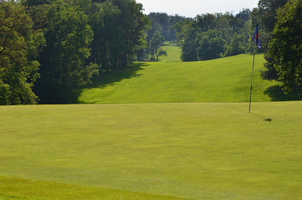 Golf Hotel Castelconturbia 아그라테 콘투르비나 외부 사진