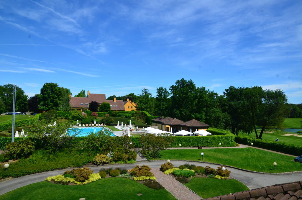 Golf Hotel Castelconturbia 아그라테 콘투르비나 외부 사진