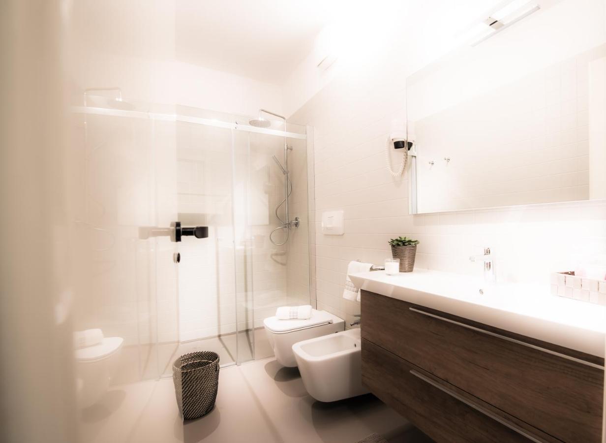 Golf Hotel Castelconturbia 아그라테 콘투르비나 외부 사진