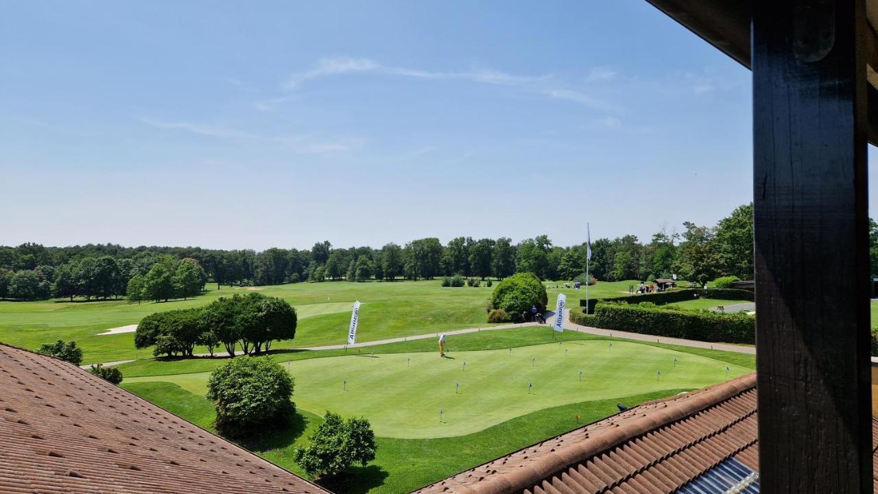 Golf Hotel Castelconturbia 아그라테 콘투르비나 외부 사진