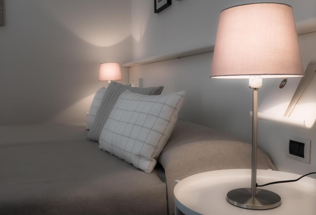 Golf Hotel Castelconturbia 아그라테 콘투르비나 외부 사진