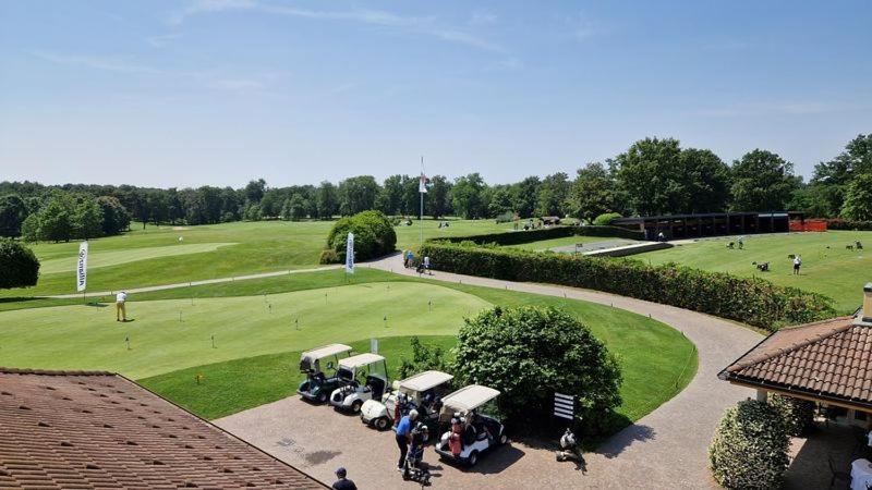 Golf Hotel Castelconturbia 아그라테 콘투르비나 외부 사진